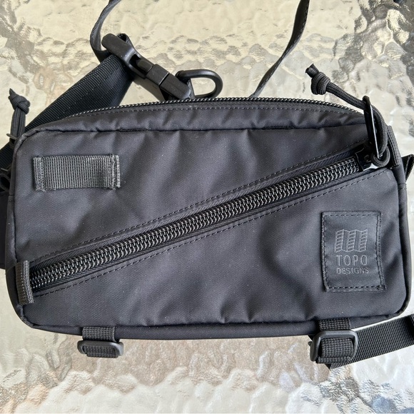 New! TOPO DESIGNS Black on Black Hip Waist Pack - Picture 9 of 11